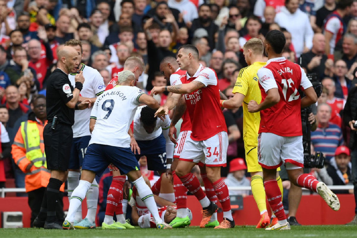 Arsenal Edges Tottenham 1-0 in Thrilling North London Derby