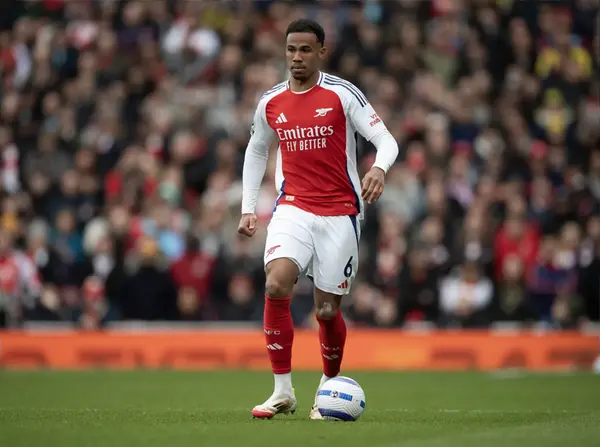 “Champions League Is Over”, My Head Hurts”: Arsenal Fans React To Star Defender’s Latest Injury Update