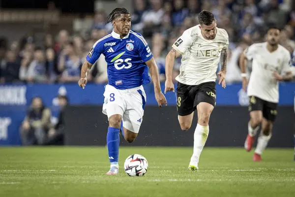 Arsenal And Paris Saint-Germain Working To Sign “Magnificent” Chelsea Star