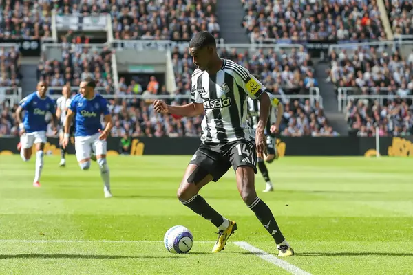 The Real Reason Why Arsenal Ended Their Interest In Alexander Isak And Went For Gyokeres Instead