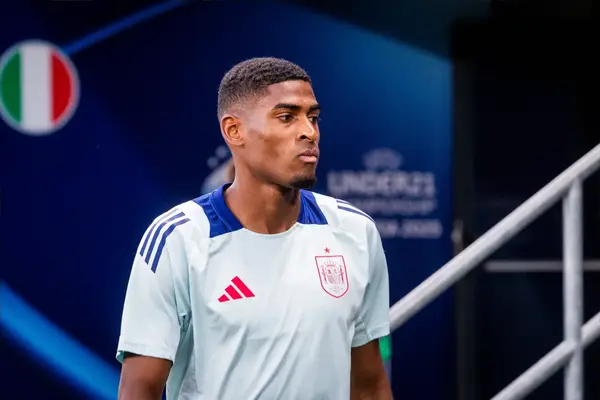 Arsenal Centre-Back Cristhian Mosquera