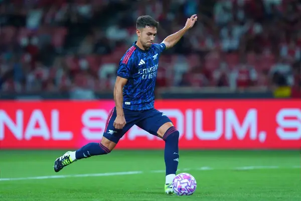 ‘Massive Signing For Us’ ‘Wow’ ‘What A Player’ Arsenal Fans Impressed As Midfielder Shines Alongside Dowman