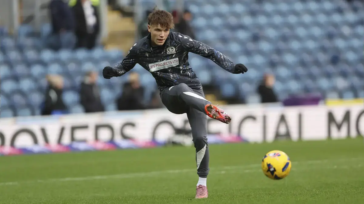 Arsenal ‘Want To Sign’ 17 y/o Striker This Month After Contract Talks Collapse