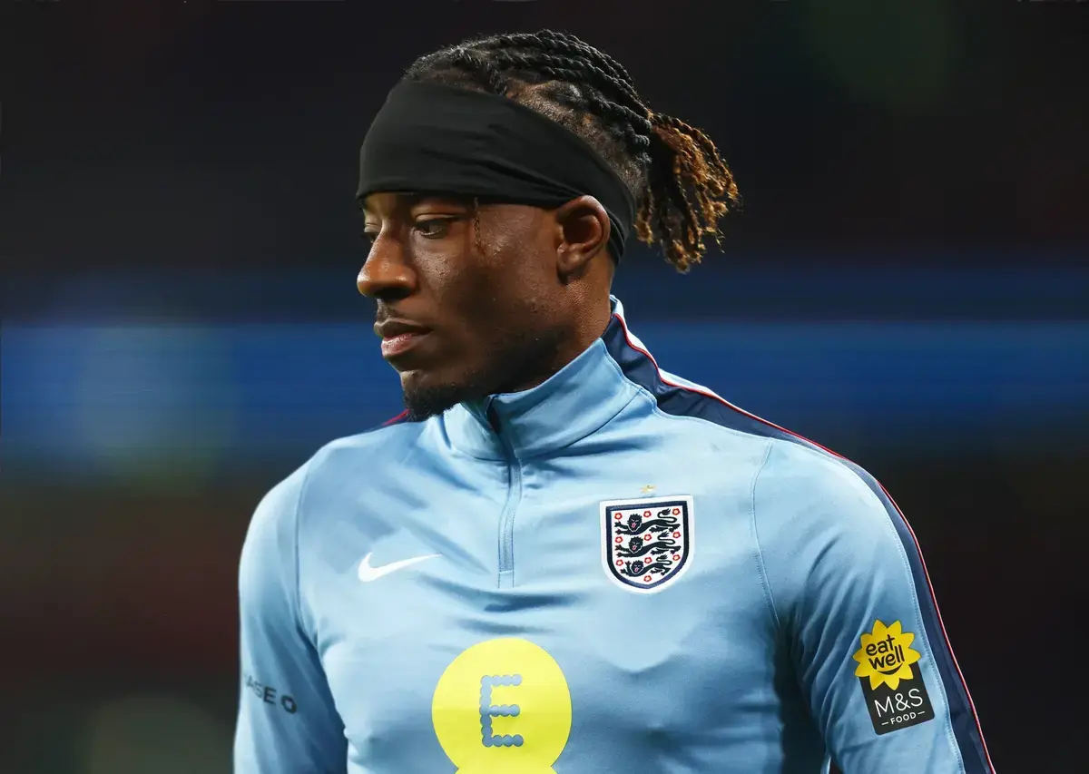 Arsenal Ace Pictured In Brace And “Limping Heavily” As Arteta Receives Another Injury Blow